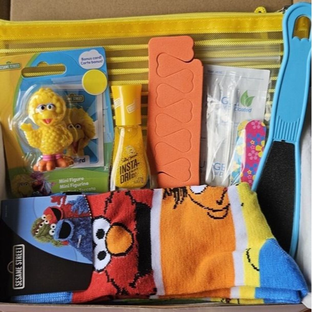 Sesame Street Big Bird Beauty Kit Mixed Self Care Bundle Nail Polish Tools Socks